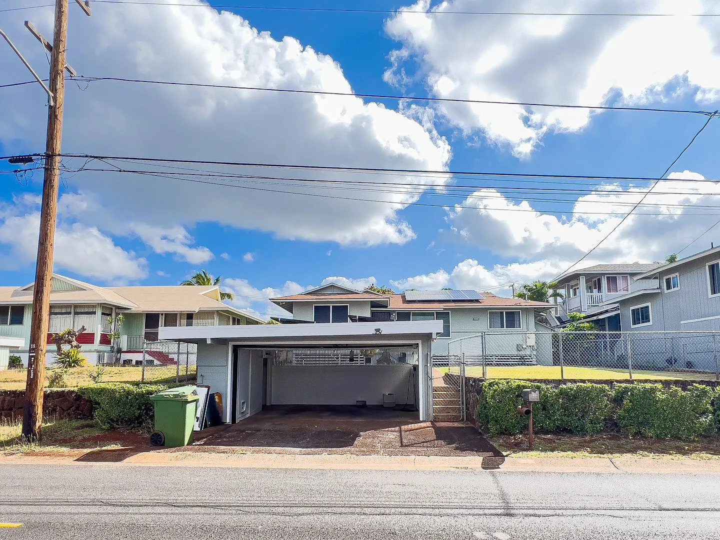 Renovated 3br/ 2.5bath House In Pearl City! — Photo 1