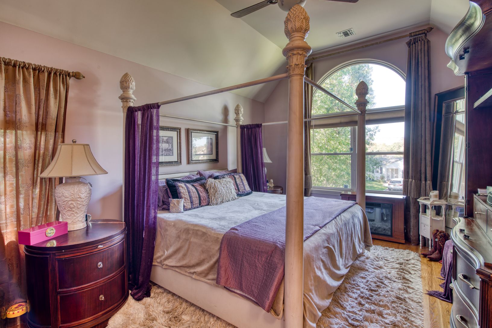  Master Bed