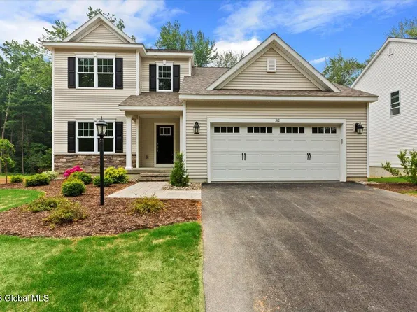 32 Wellington Court, Clifton Park, NY 12065