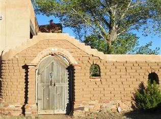 10 Camerada Rd, Santa Fe, NM 87508
