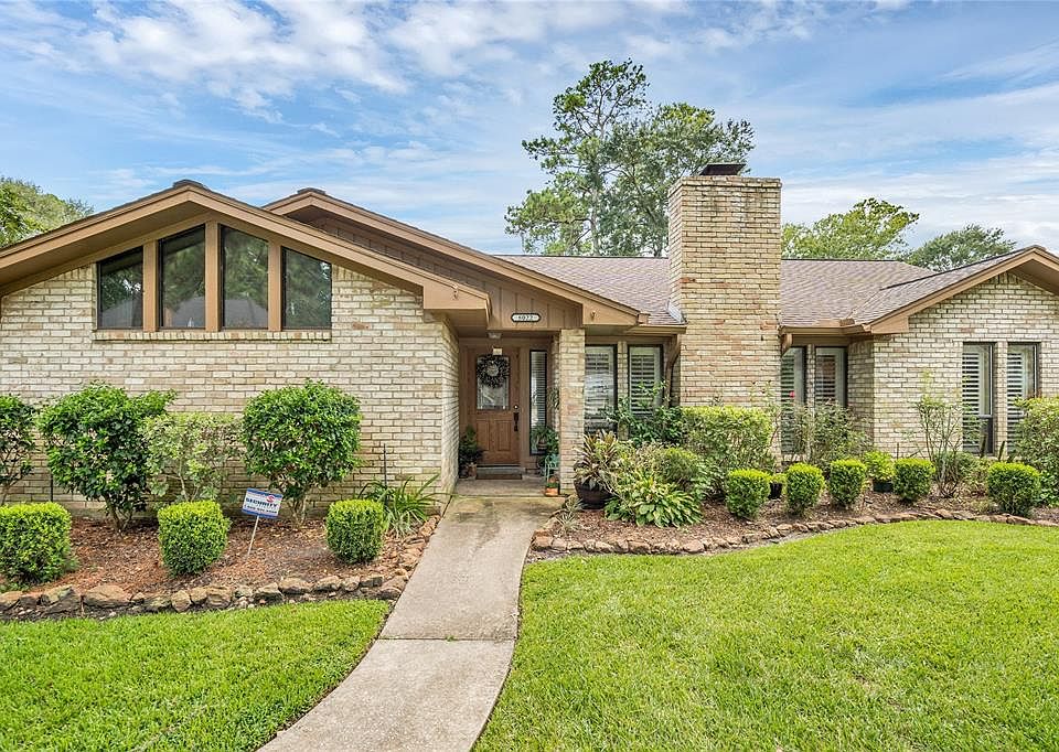 1st image of 8022 Pine Green Ln