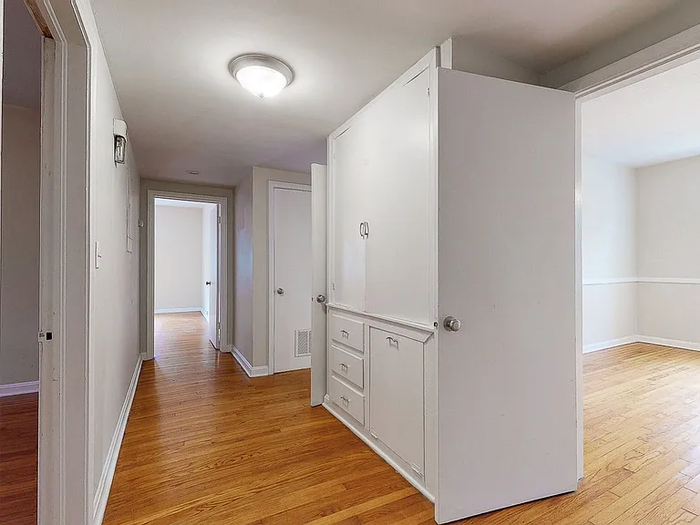 Belmont Terr 1274 - 1276 — Photo 21