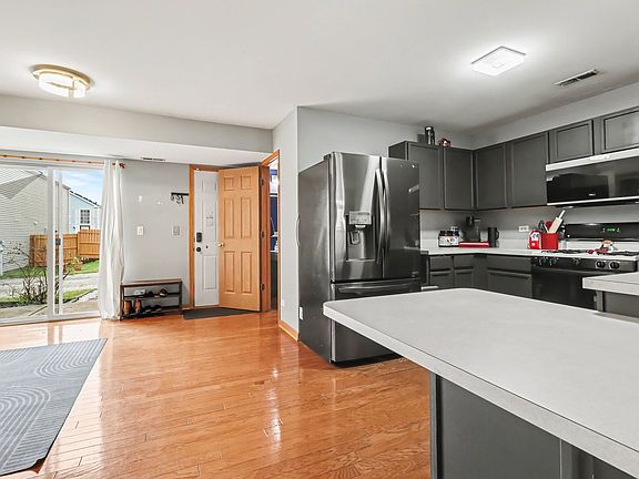 4th image of 855 Symphony Dr