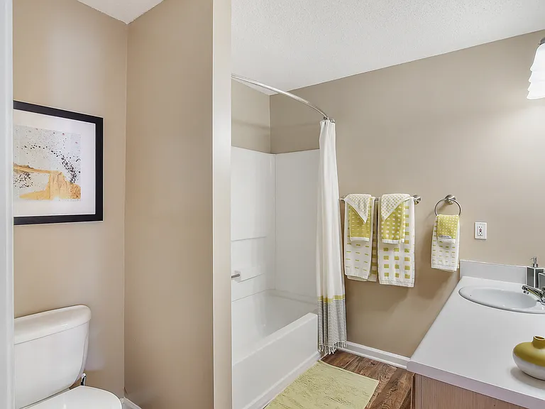 Avalon Apartment Homes — Photo 10