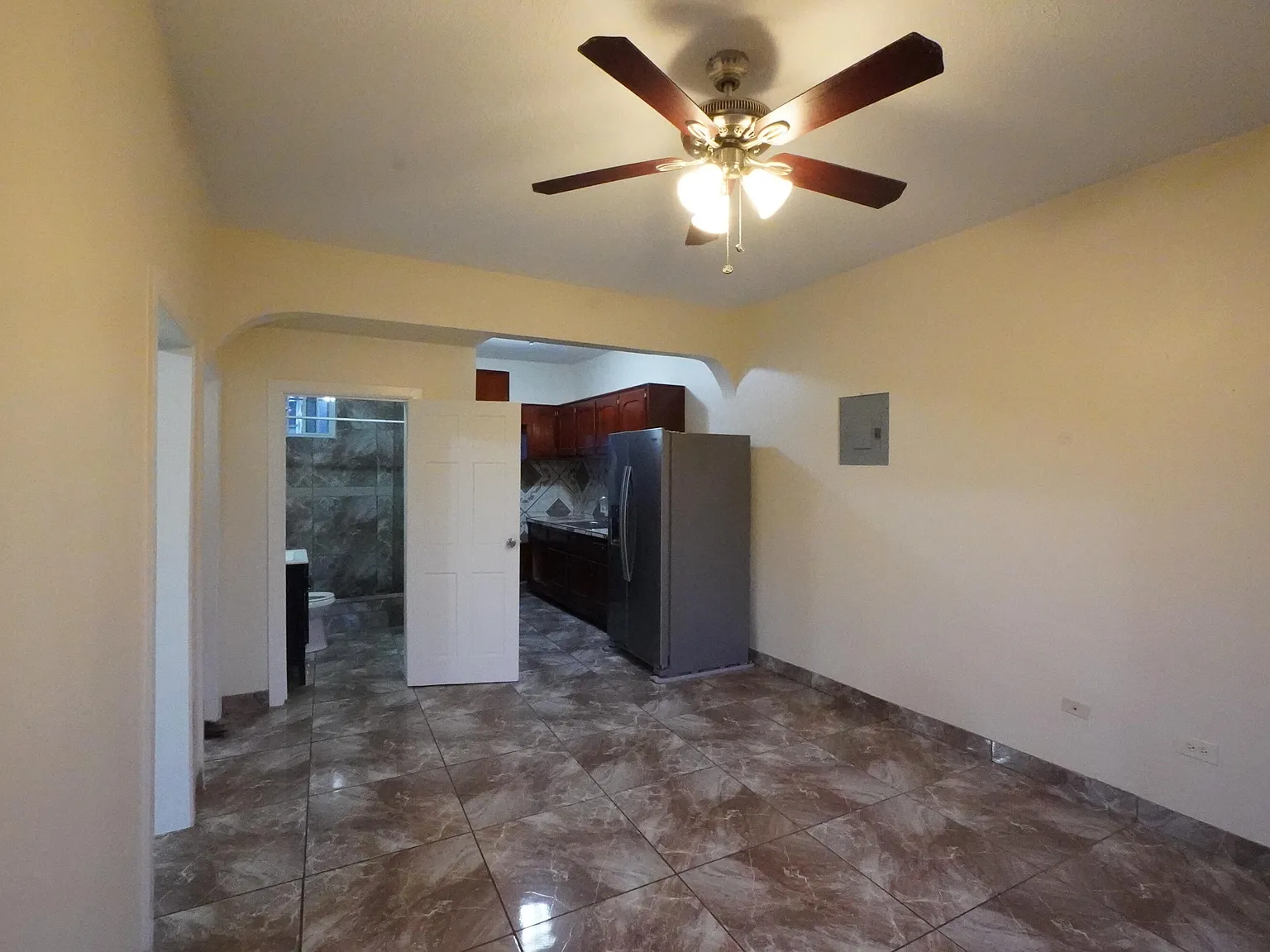 2 bed, $2,000 — Photo 3