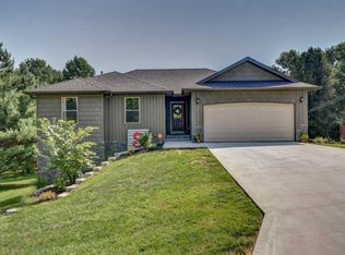 966 S 1st St, Ozark, MO 65721