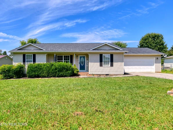 219 Twin Ridges Dr, Maryville, TN 37804