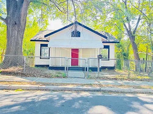104 Miller St Photo 1