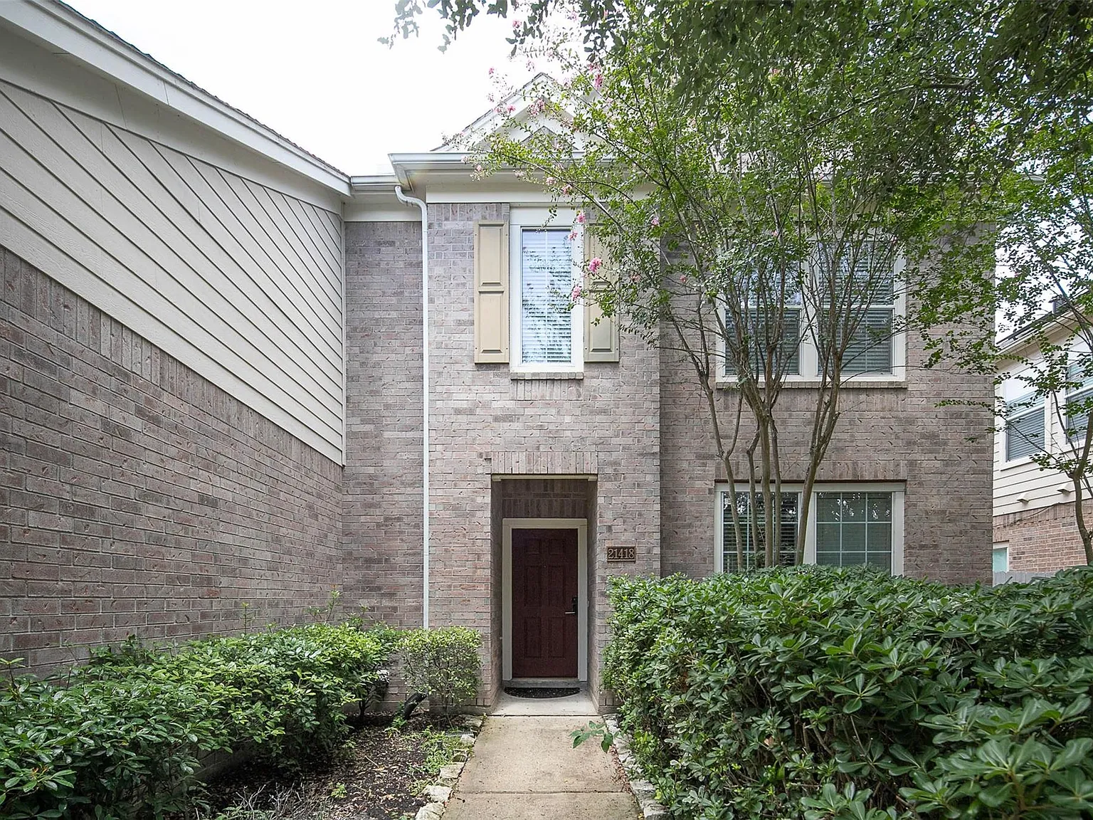 4 bed, 2.5 bath, 2561 sqft, $2,250 — Photo 4