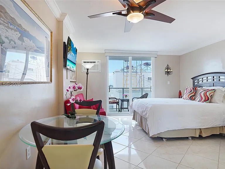 1750 James Ave #9J — Photo 6
