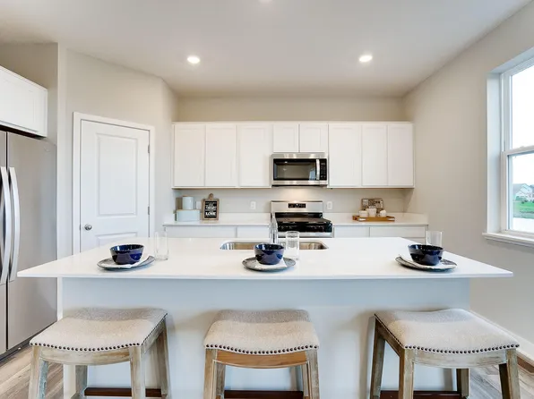 211 Snowdrop Trl, Waconia, MN 55387