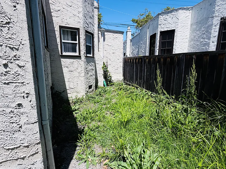 1492 Marin Ave — Photo 29