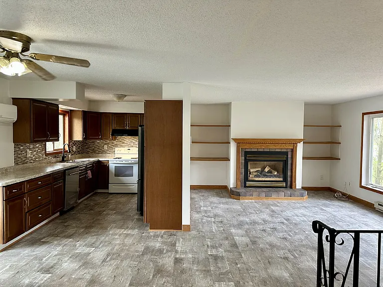 2731 Triggs Ave — Photo 8