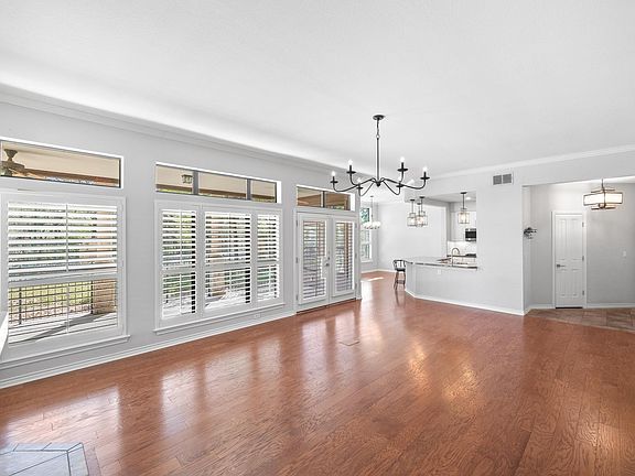 2nd image of 300 San Gabriel Village Blvd APT 410