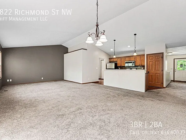 3822 Richmond St NW — Photo 3