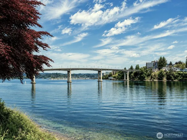 1717 E 16th Street #103, Bremerton, WA 98310