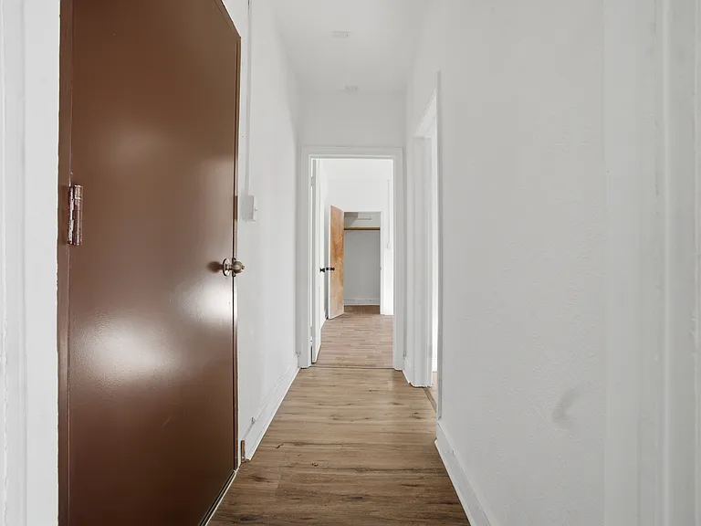 157 W Washington St — Photo 23