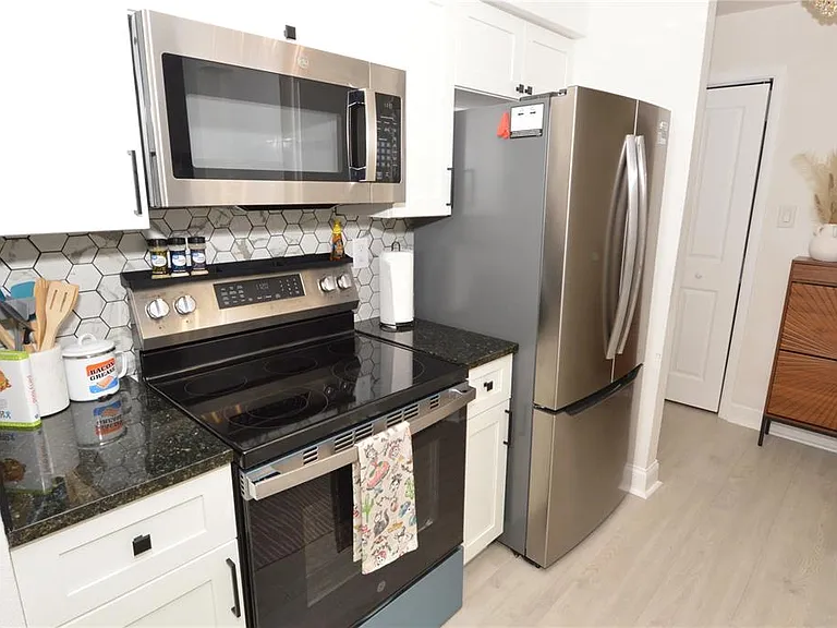 8714 Mallard Reserve Dr #201 — Photo 7