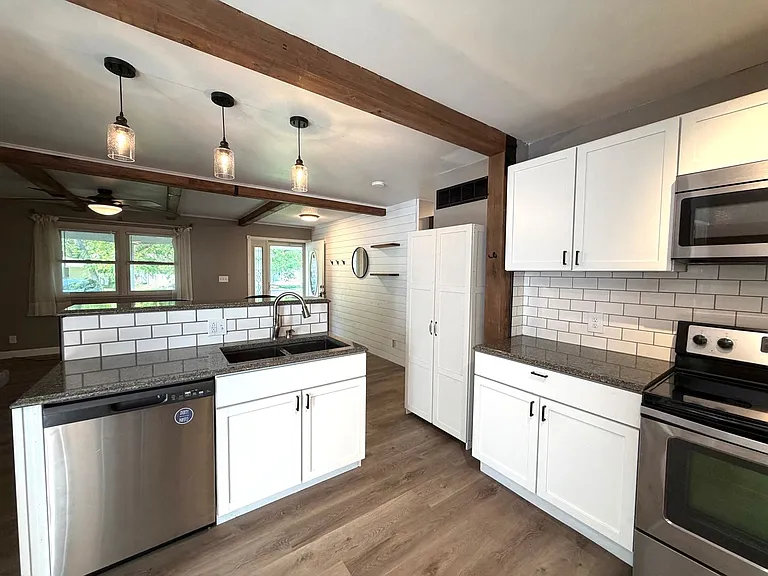 729 W North Ln — Photo 6