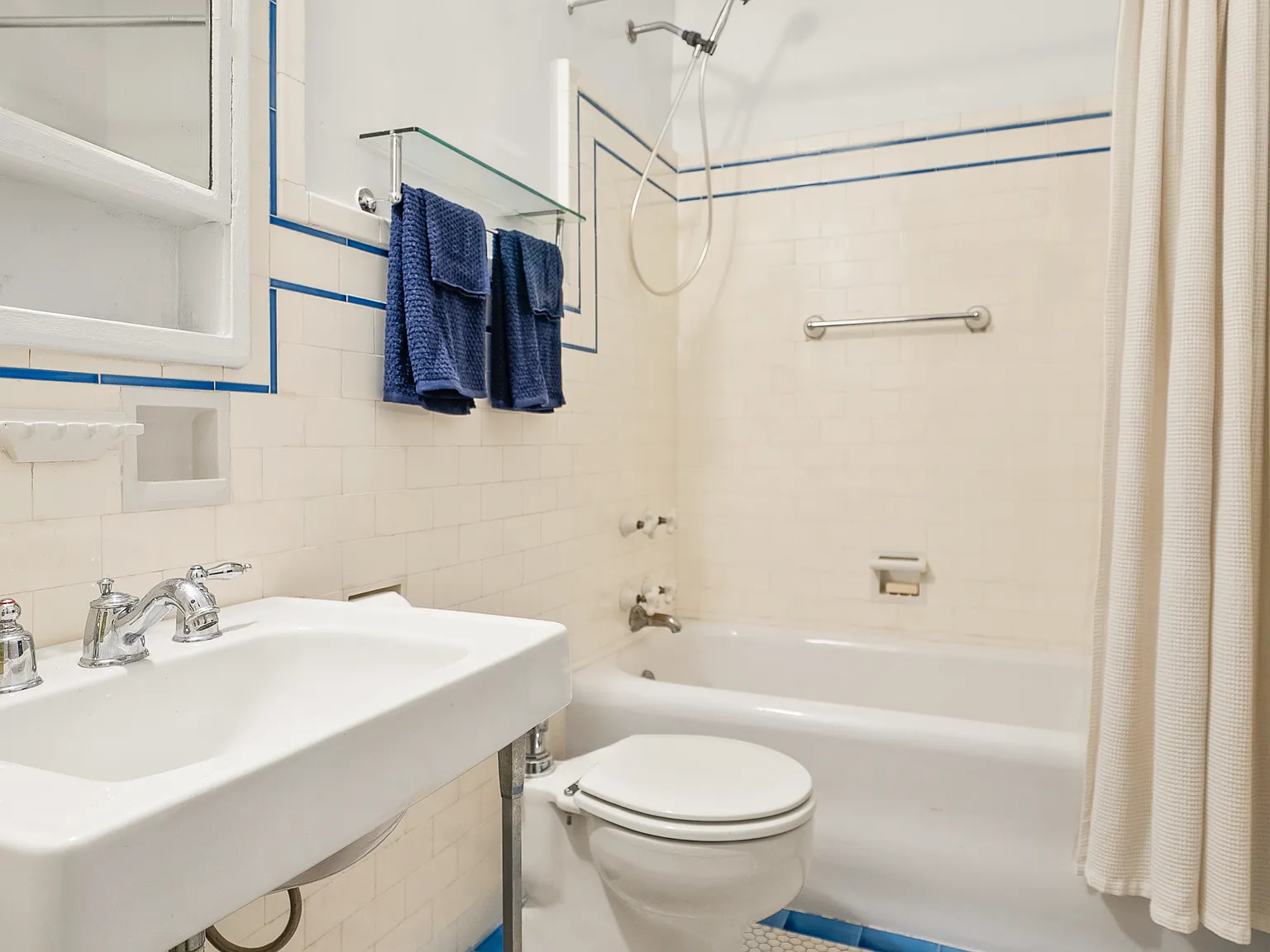 457 West 57th Street — Photo 4