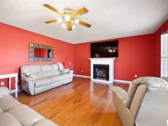 2nd image of 1432 Beaver Creek Boat Ramp Rd