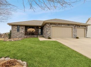 6091 Lookout Dr, Johnston, IA 50131