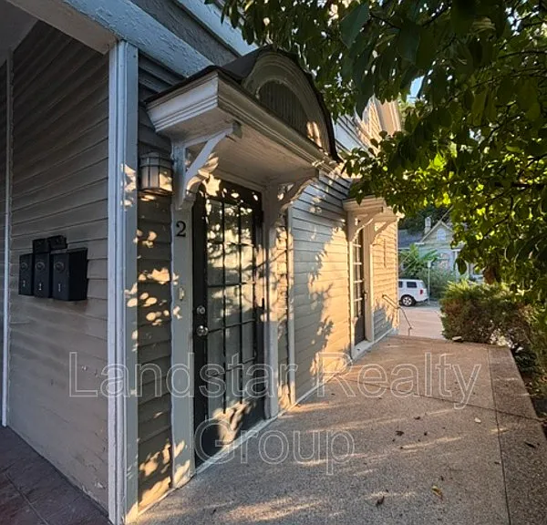 2127 Grinstead Dr #1 — Photo 4