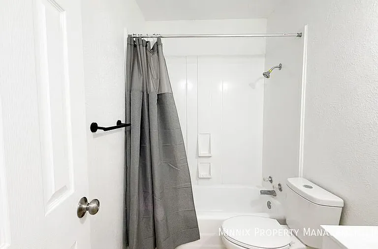 5005 Avenue W #1 — Photo 18