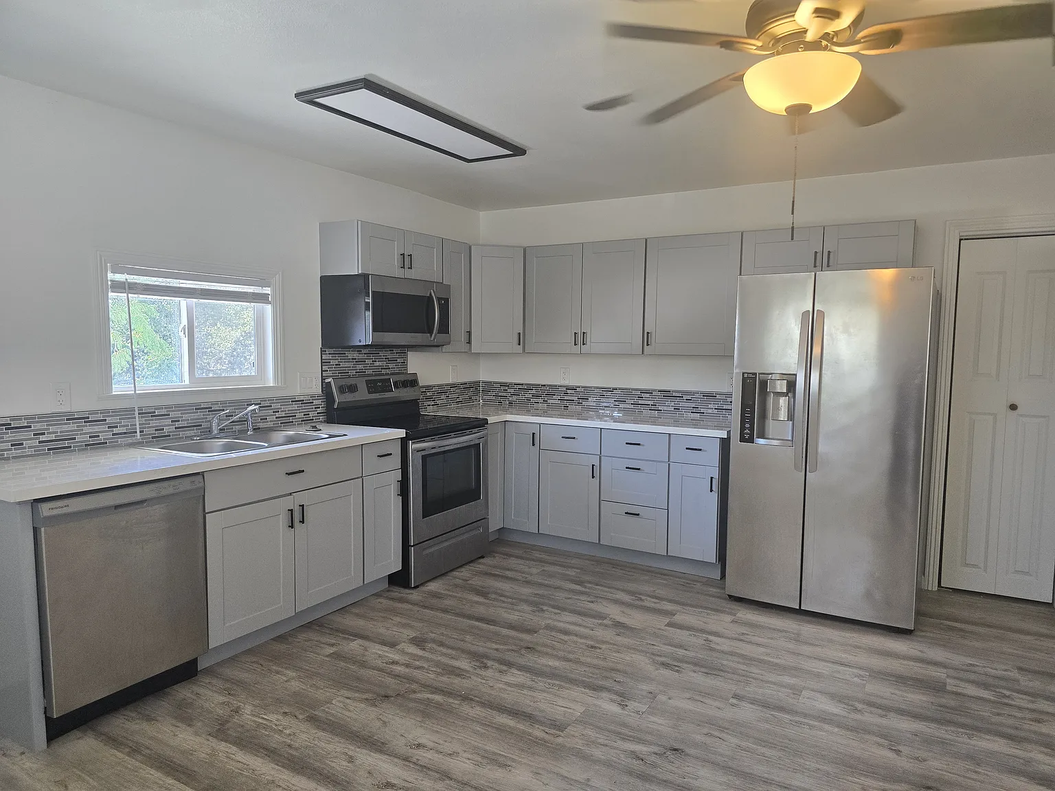 2 bed, 1250 sqft, $1,700 — Photo 3