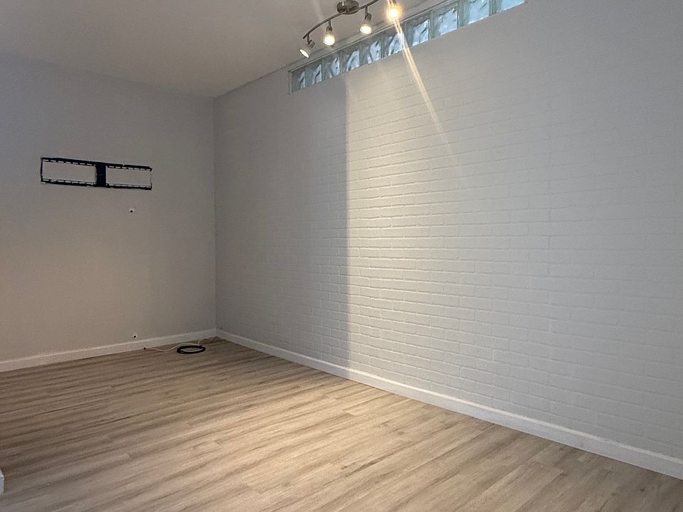 1st image of 461 Arlene St Floor 1