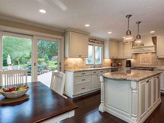 5th image of 41 Woodland Dr