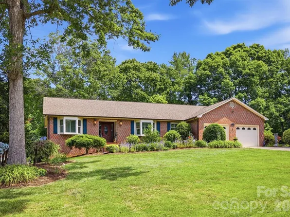 232 Westwood Dr, Morganton, NC 28655