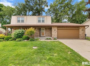 3611 75th St, Moline, IL 61265