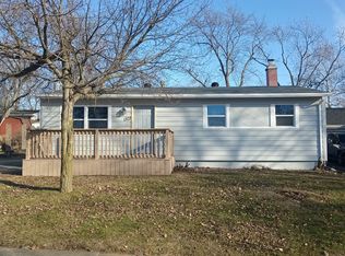 1307 Glenwood Rd, Bloomington, IL 61704