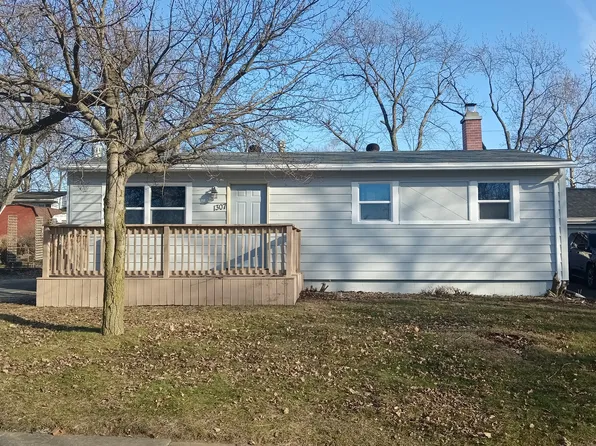 1307 Glenwood Rd, Bloomington, IL 61704