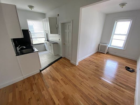 2nd image of 4311 34th Ave #3Q