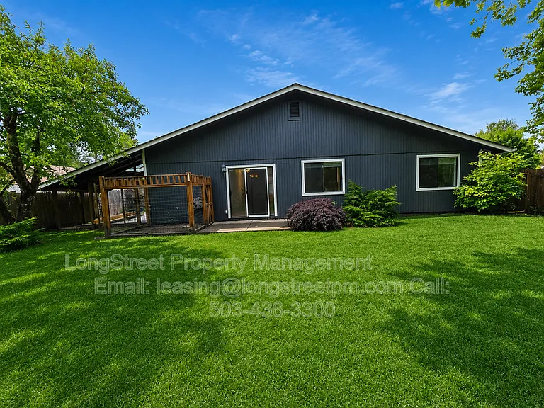 2711 Newton St — Photo 27