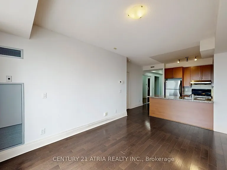 57 Upper Duke Cres #311D — Photo 12