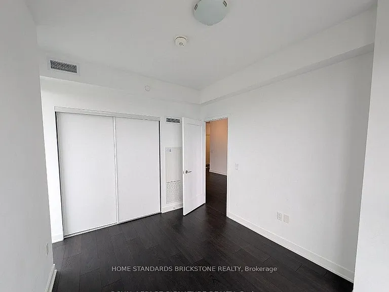 95 Oneida Cres #810 — Photo 14