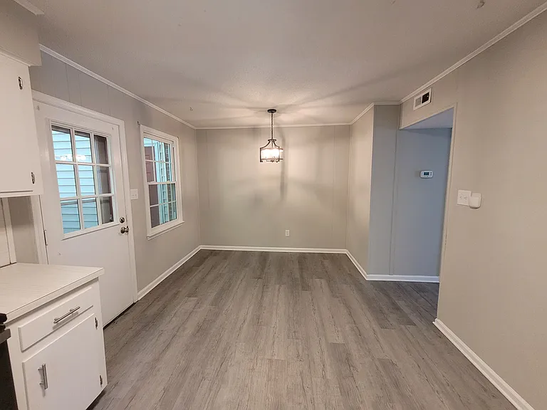 920 Jason Ct — Photo 9