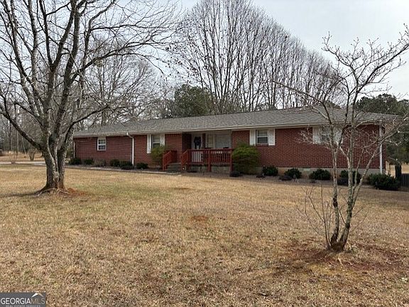 2nd image of 2215 Oak Hill Rd