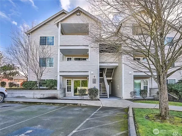 11915 Roseberg Avenue S #204, Burien, WA 98168