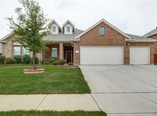 3 Duskview Ln, Edgecliff Village, TX 76134