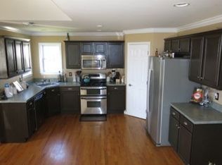 22 Paige Ln, Moriches, NY 11955