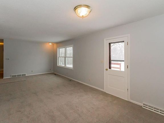 4th image of 2611 Cleveland Dr