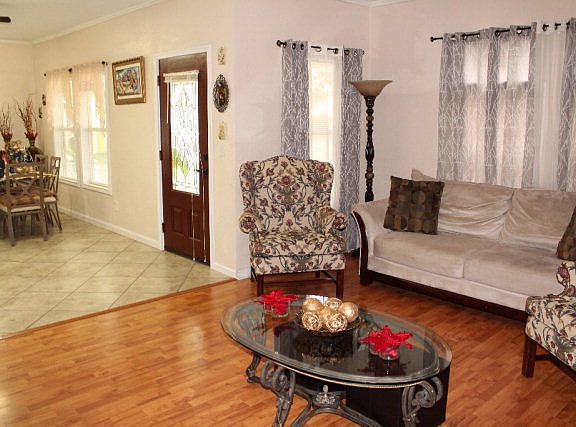 5th image of 2838 Las Palmas Dr
