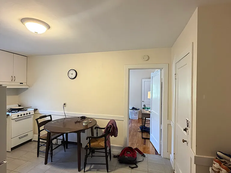 32 Brock St #4 — Photo 3