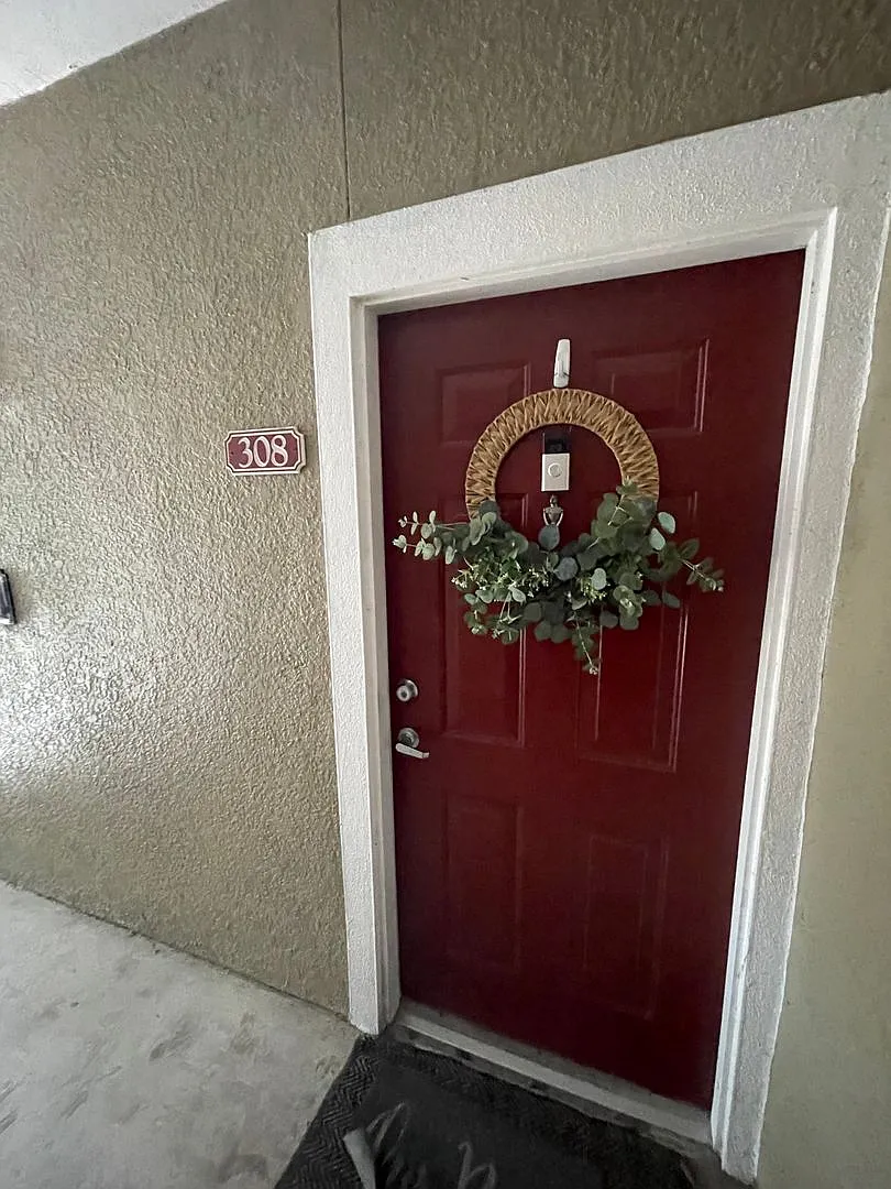 2 Bedroom/2 Bathroom Condo At Villa Valencia Available Now! — Photo 2