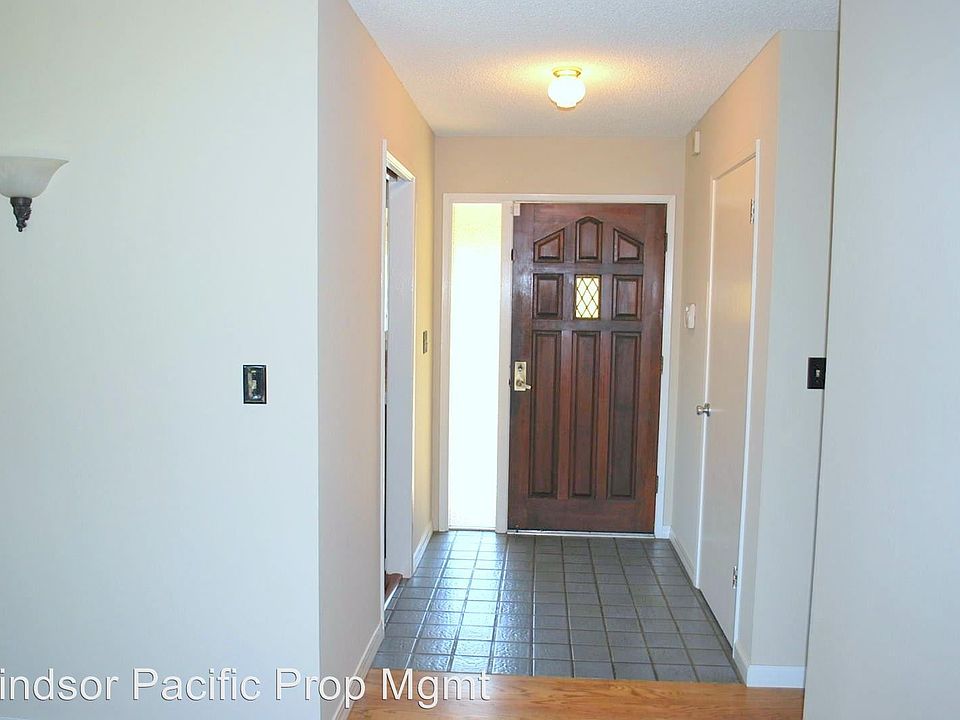 1st image of 951 Palisade Dr