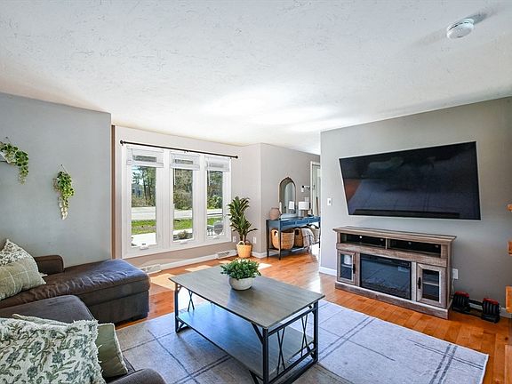 4th image of 35 Pilgrim Village Rd APT 403